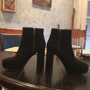 MARC FISHER Leather/Suede Boots! Size 6.